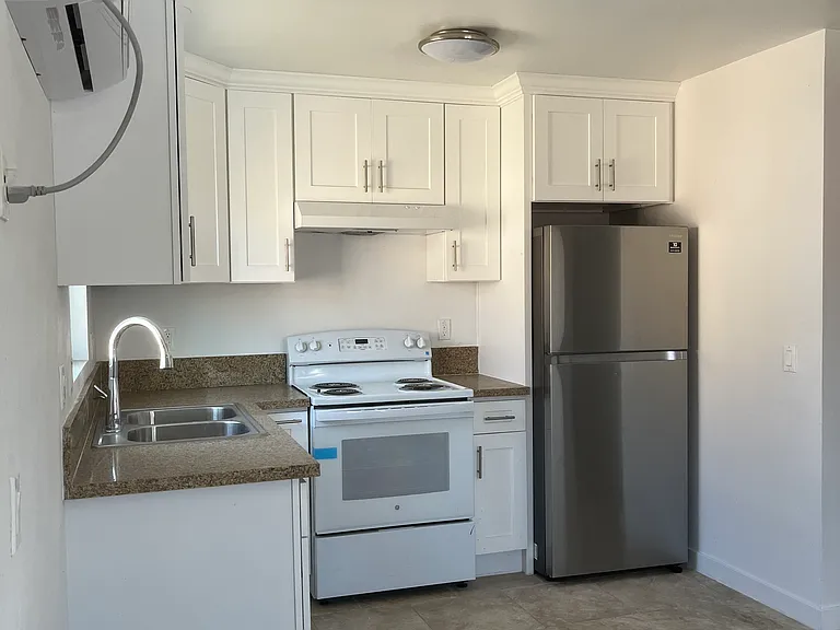 617 S Willowbrook Ave — Photo 1