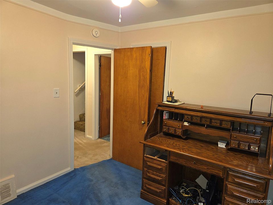 294 Charlevoix St, photo 18