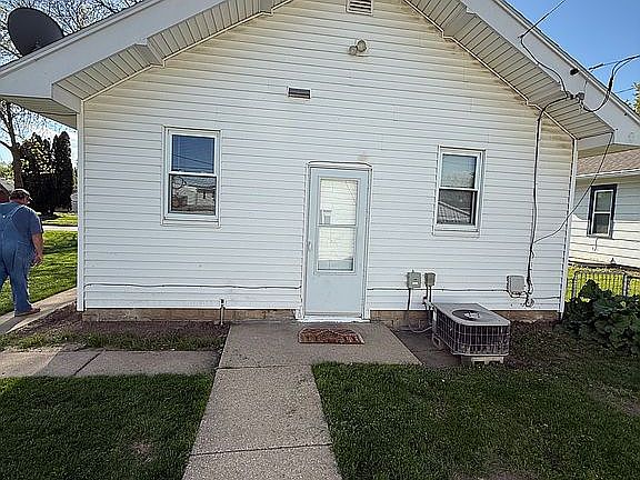 4th image of 4122 Tyler St