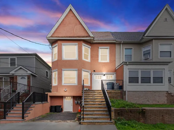 99 West 50th Street image 2 of 44