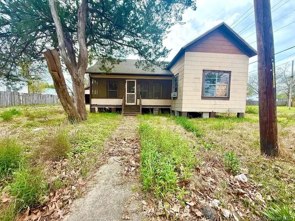406 N 3rd St, Leesville, LA 71446
