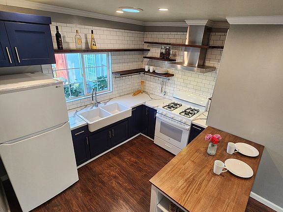 Your very own personal rustic kitchen with brand new appliances