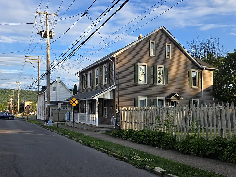542 Iron St — Photo 48