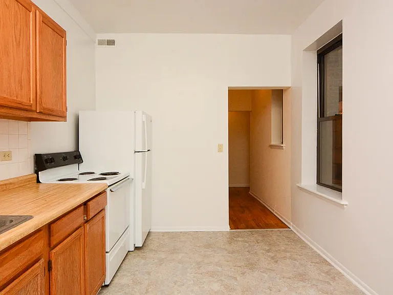 2319 N Kedzie Blvd #F2 — Photo 5