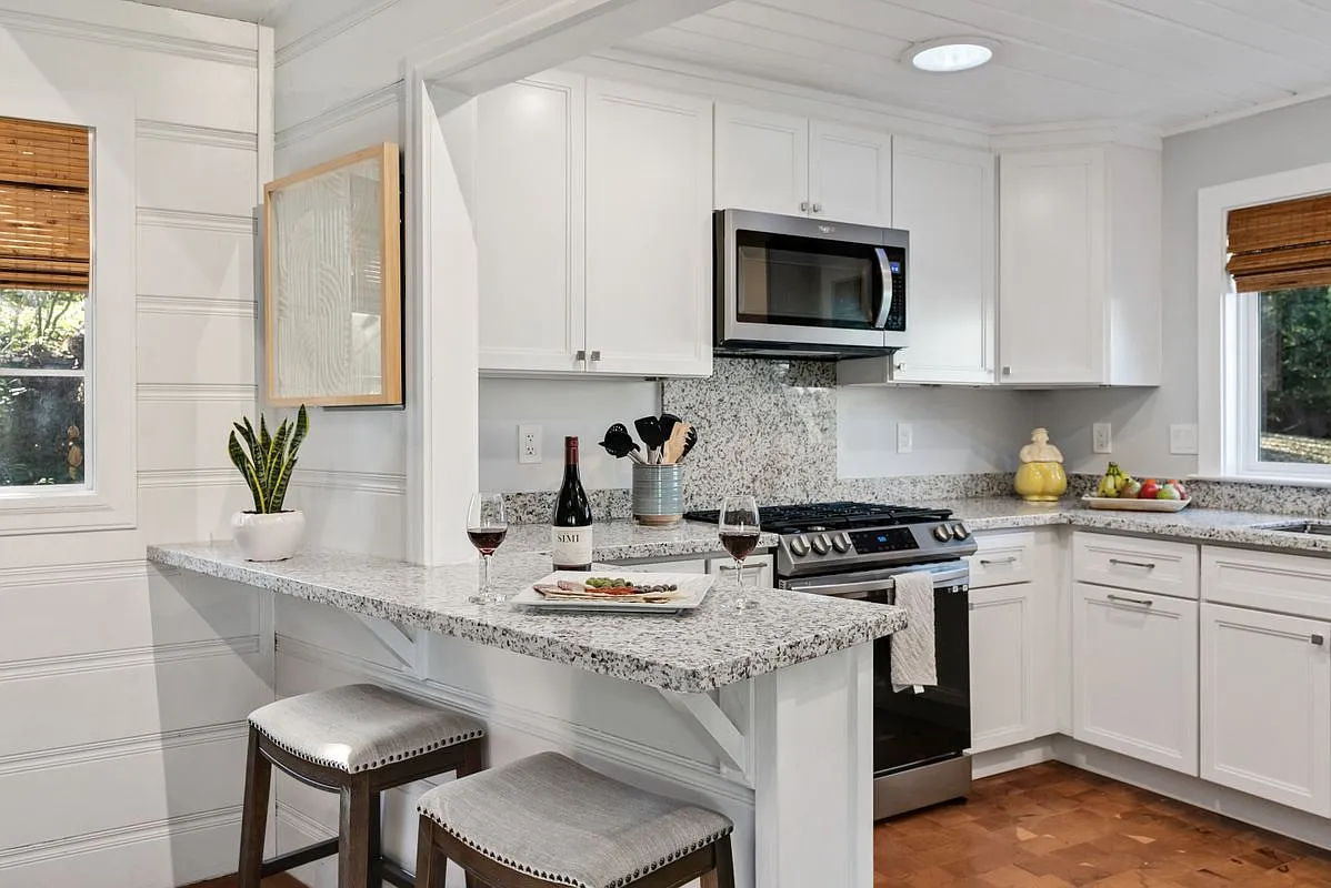 1 bed, 1.0 bath, 900 sqft, $3,650 — Photo 3