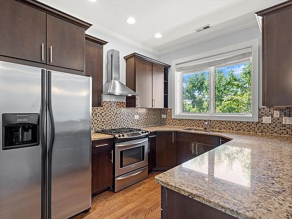4th image of 2128 W Van Buren St APT 2
