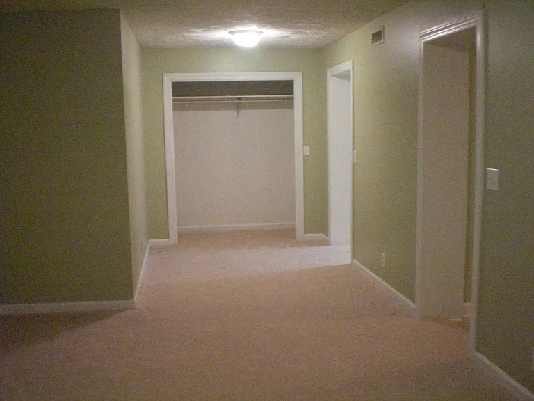 427 Rosebank Ave #C — Photo 2