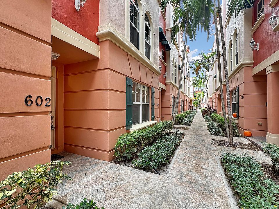 1st image of 1033 NE 17th Way #602