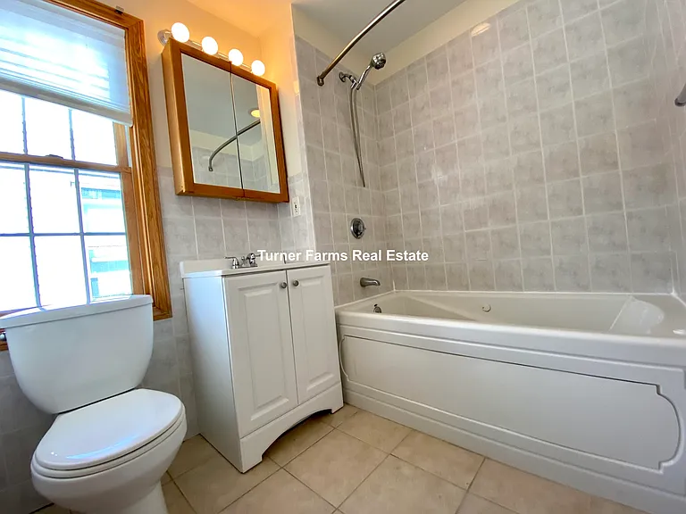 241 W 3rd St #2A — Photo 9
