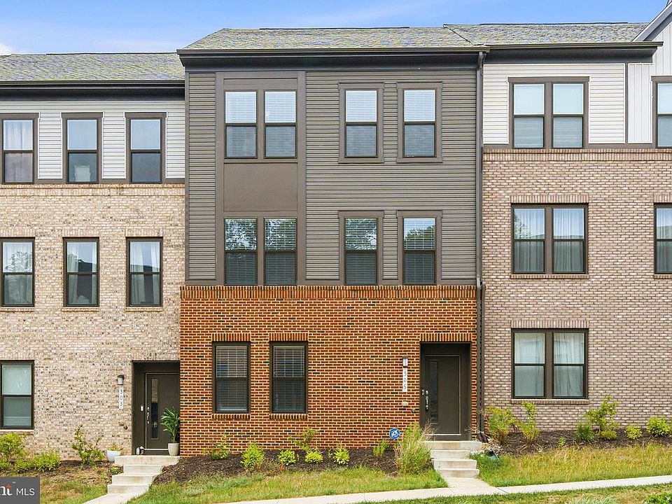 1st image of 305 Backwater Way