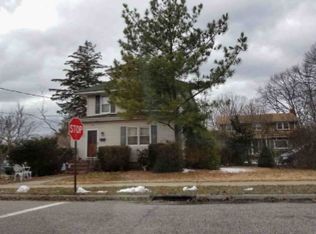 33 Stymus Ave, Bethpage, NY 11714