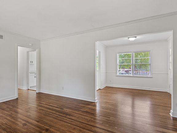 5th image of 1696 Rolling Hills Dr