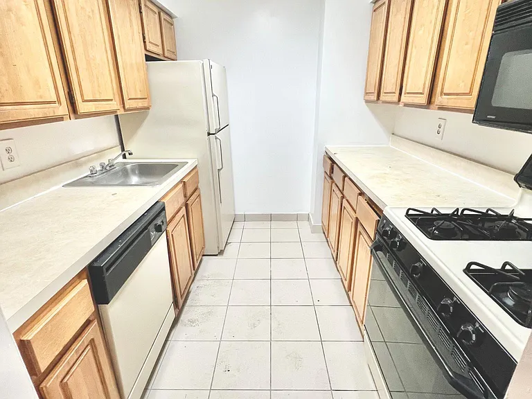 13702 Northern Blvd #6K — Photo 9