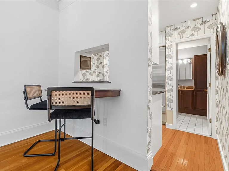 302 Commonwealth Ave #C — Photo 5