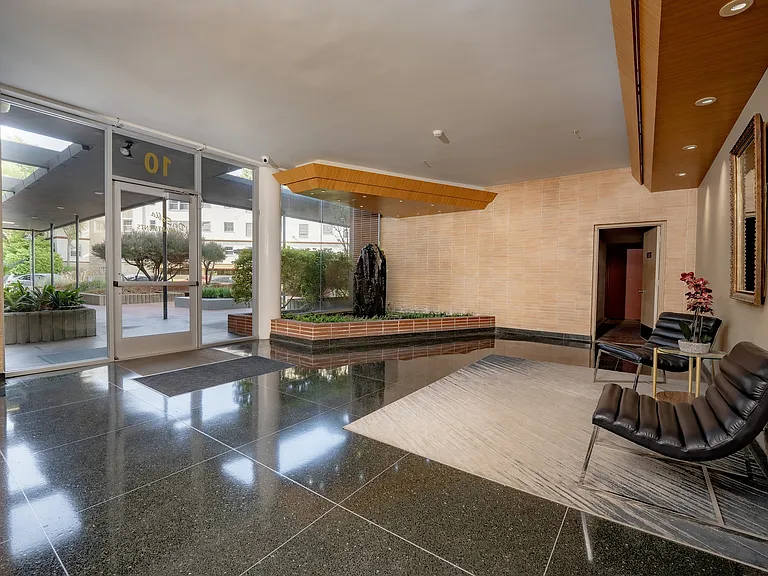 DeSabla LOBBY1