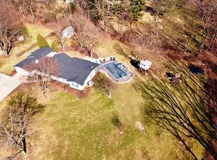 1102 Hickory Hill Dr, Kendallville, IN