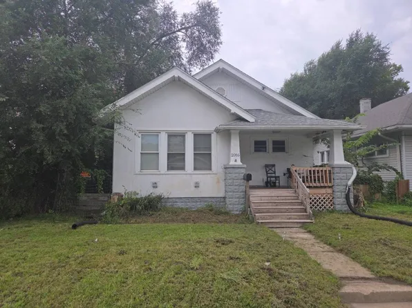 2016 11th St, Rock Island, IL 61201