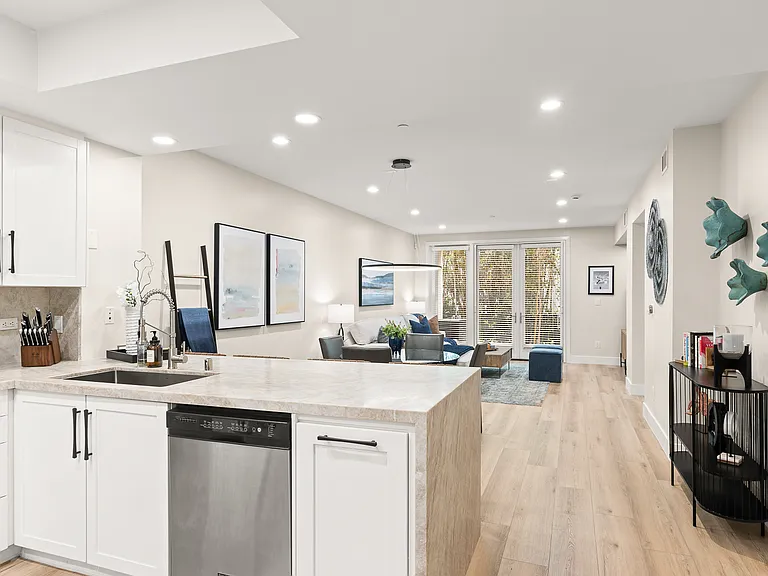 5410 La Jolla Blvd #A108 — Photo 4