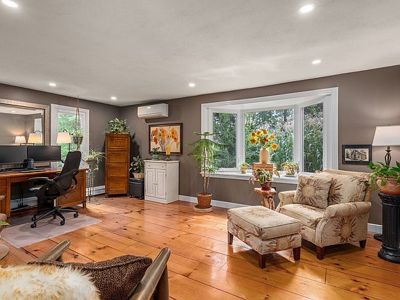 3rd image of 64 Pine Hill Rd