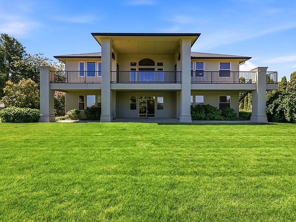 2nd image of 1021 Country Ct