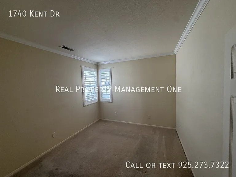 1740 Kent Dr — Photo 12