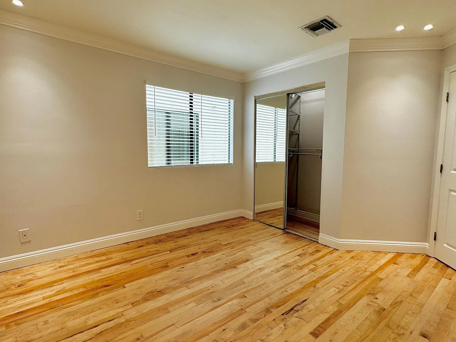 1540 Brockton Ave — Photo 3