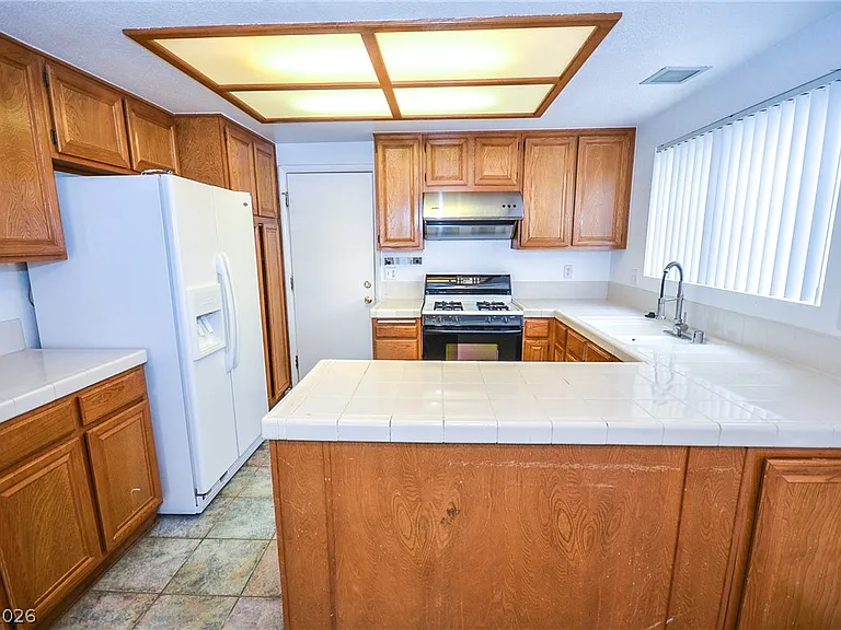 6762 Shelter Ln — Photo 9