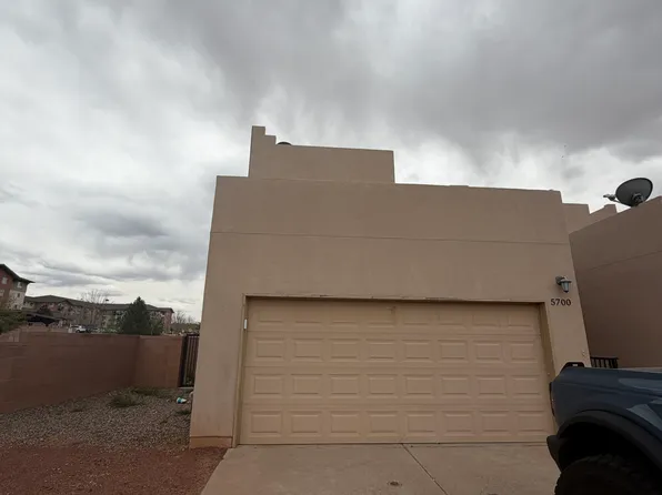 5700 Pinnacle Peak Ct NW, Albuquerque, NM 87114