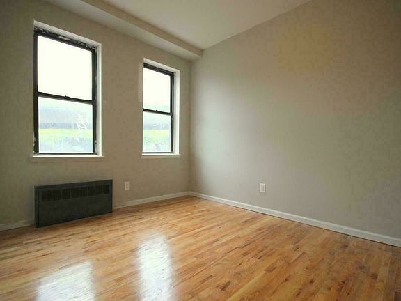 3rd image of 286 S 2nd St APT 3E