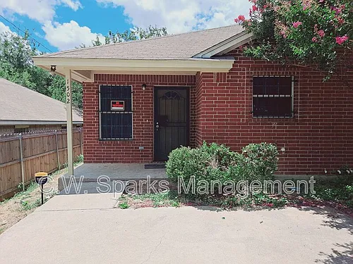 1502 E Mulkey St Photo 1