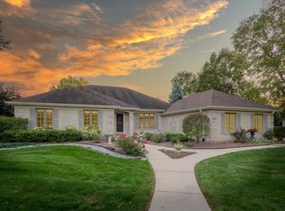 117 Walnut Cir, Sugar Grove, IL 60554