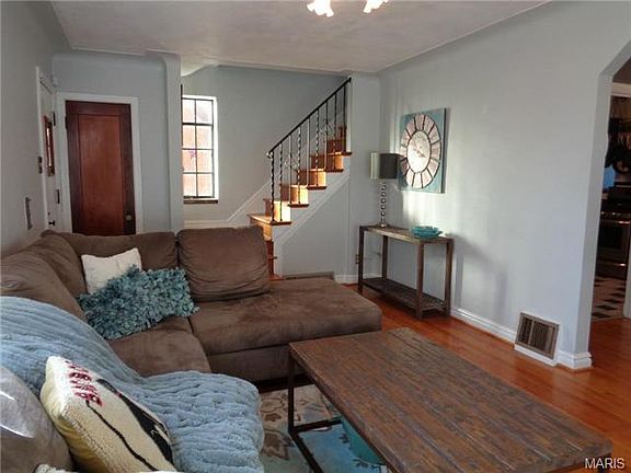 4th image of 6657 Bancroft Ave