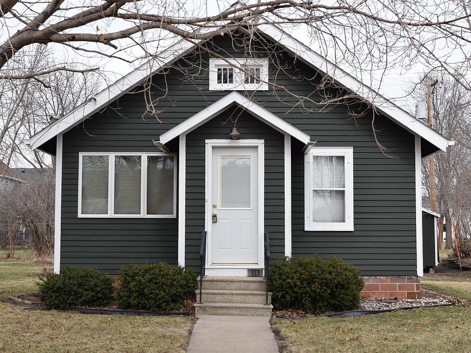 1st image of 213 Brown St W