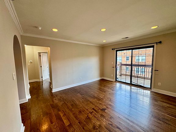 2nd image of 4540 Jarboe St APT 4