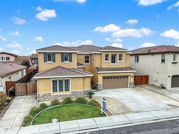 4th image of 728 Canterbury Circle