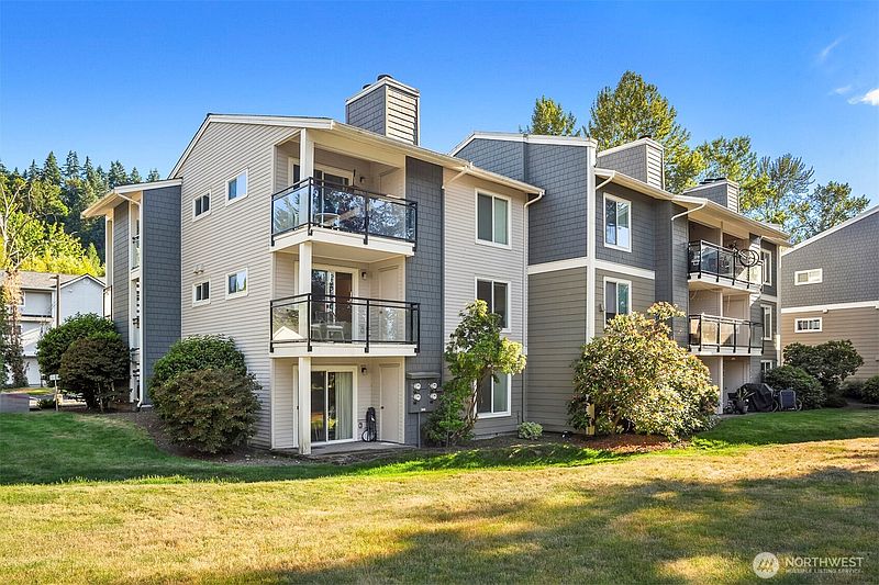 3rd image of 10838 E Riverside Drive #C203