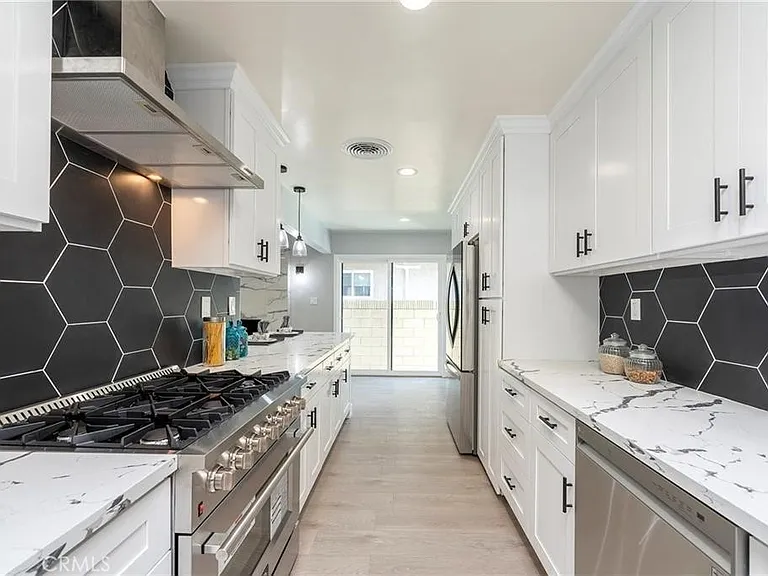 5130 Carmelynn St — Photo 11