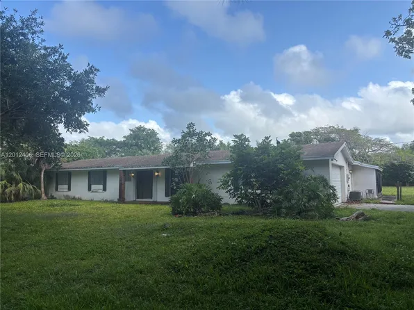 9290 SW 104th St, Miami, FL 33176