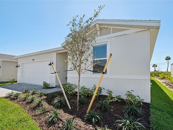 2nd image of 5761 Hampton Park Cir