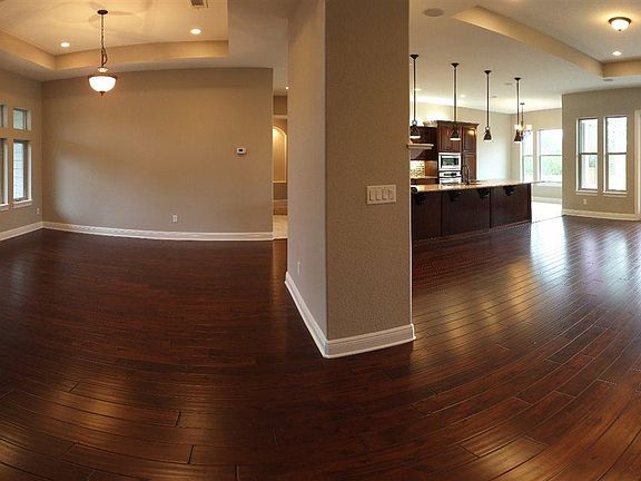 2nd image of 2009 Fountainebleau Ct