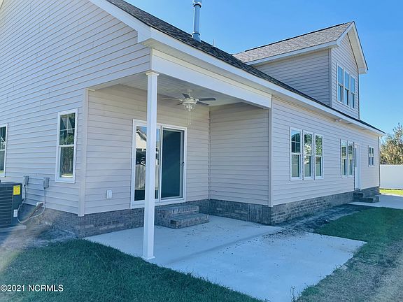 4th image of 325 Boyne Way