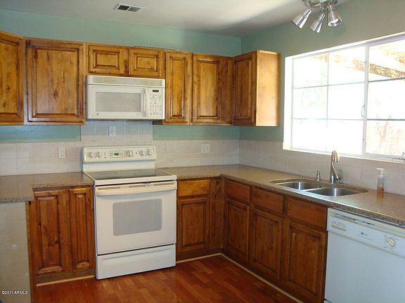 3rd image of 4009 E Glenrosa Ave