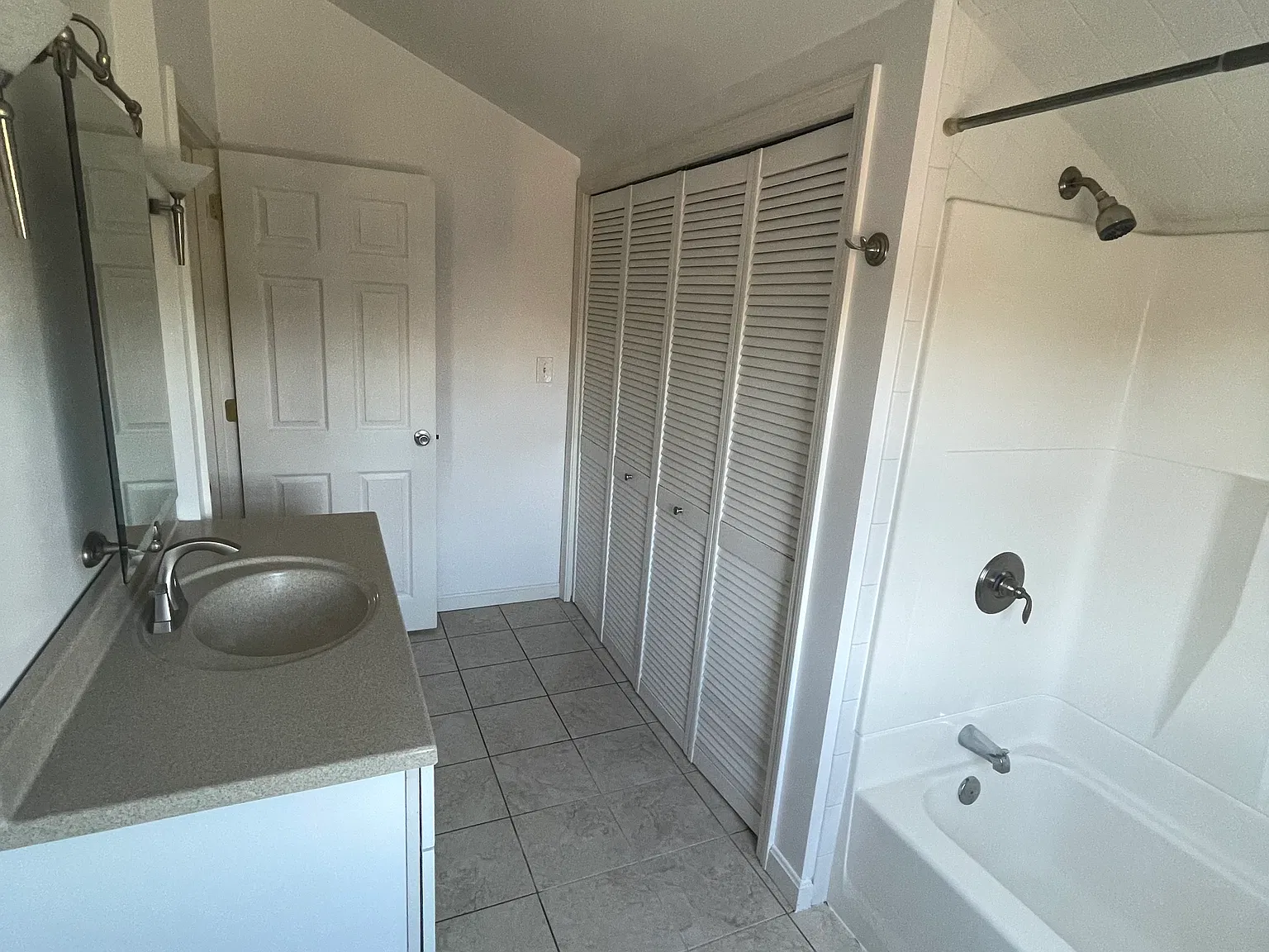 1 bed, 800 sqft, $1,500 — Photo 4