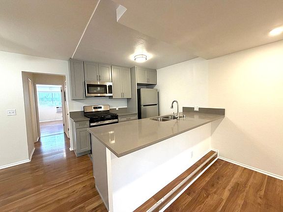 3rd image of 6738 Independence Ave APT 106