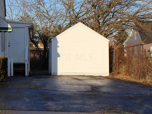 2nd image of 3684 Park St