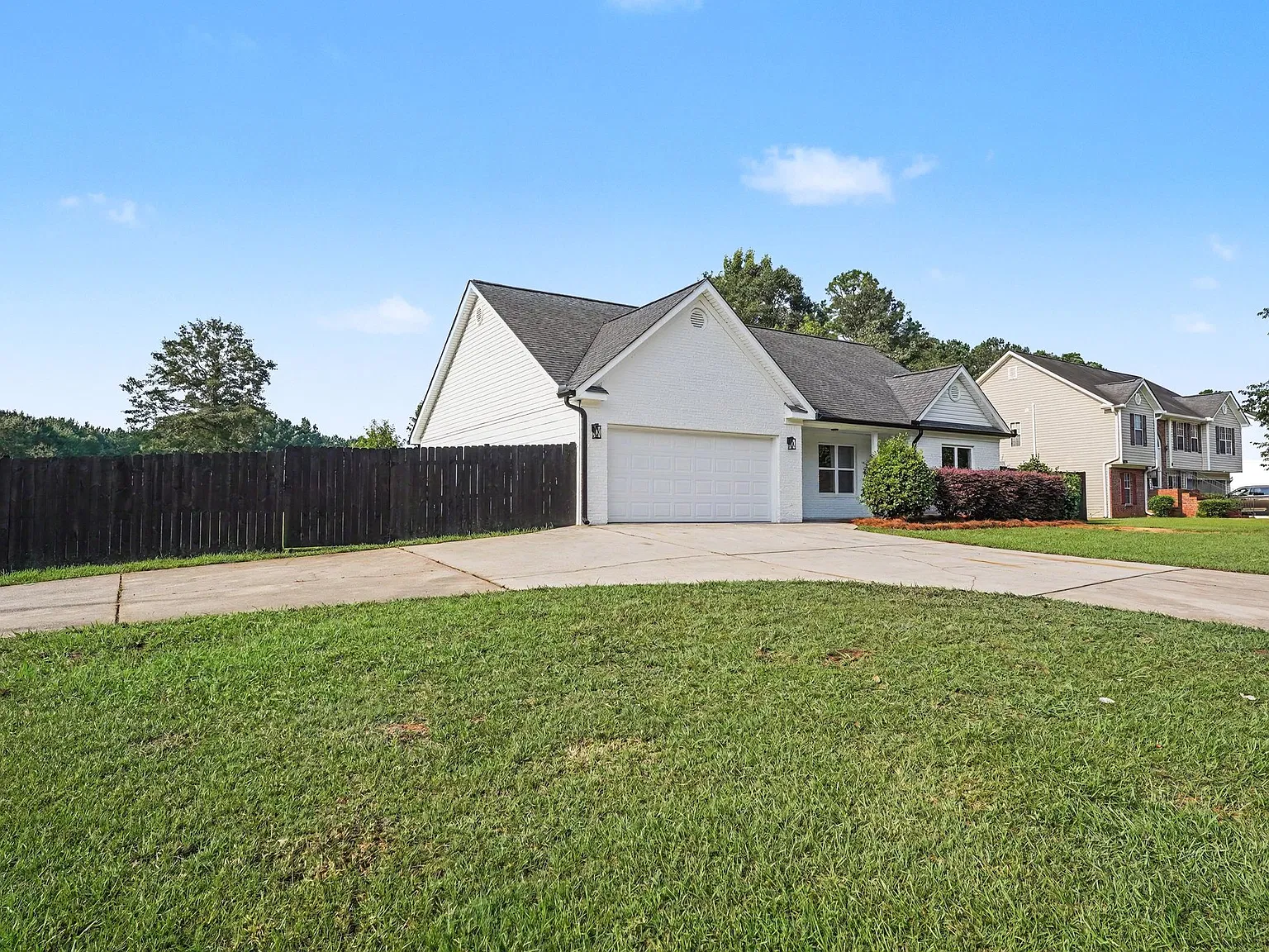 3 bed, 1821 sqft, $1,950 — Photo 4