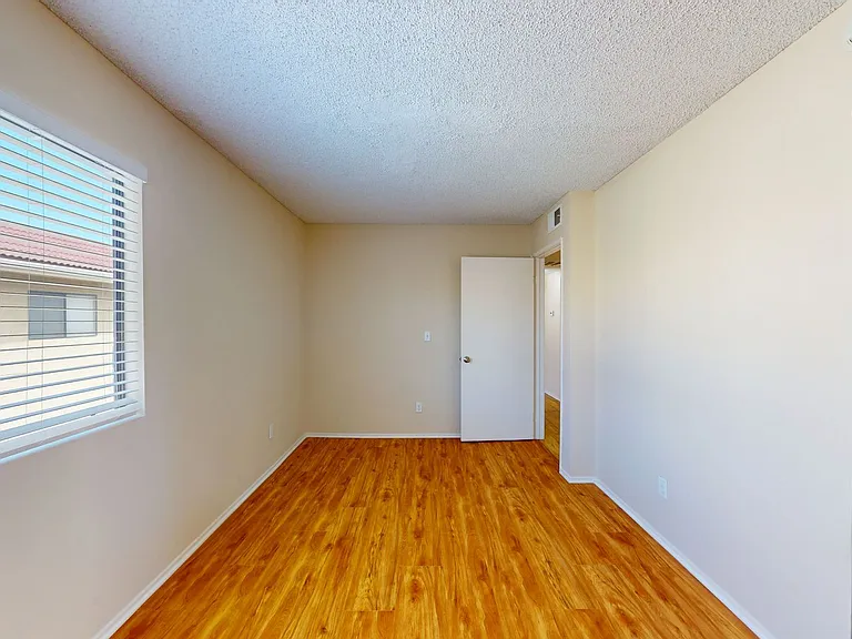 2532hu — Photo 9