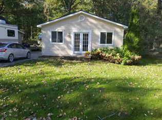 9300 Island Dr, Clay, MI