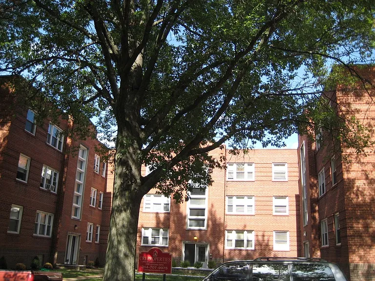 4920 Jamieson Ave #2D — Photo 1