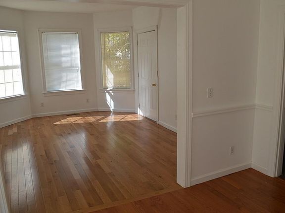 3rd image of 53 Williams Ave